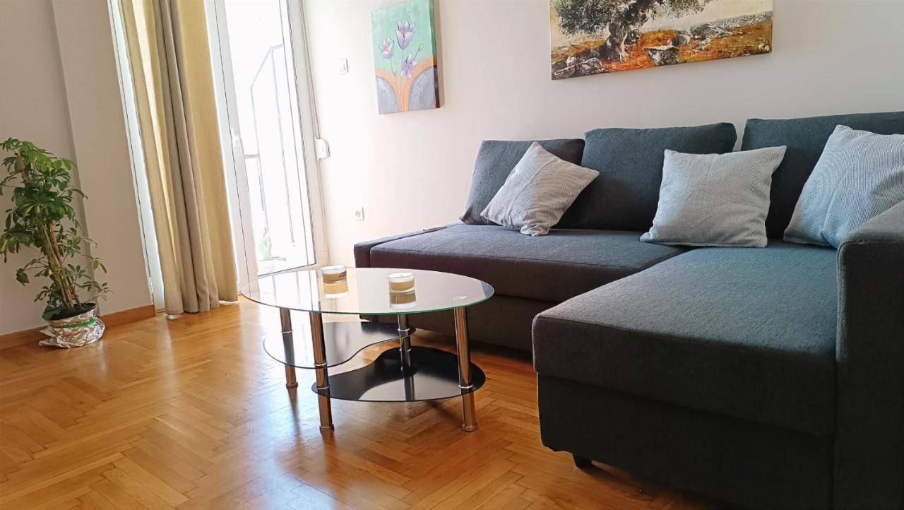 Modern Renovated Place In The - Medley Serenity Apartment